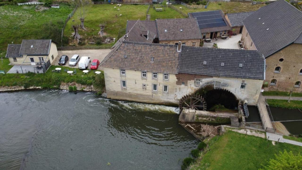 Aan De Watermolen Vakantiewoningen Wijlre Exteriör bild